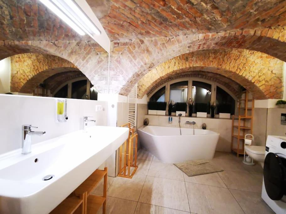 Appartamento Inval By Rockchair L Superhost Status L 2 Bedrooms Boxspringbeds 2 Bathrooms In Center 